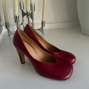 Bottega veneta burgundy heels